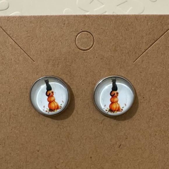 ❄️ SALE! Black Cat & Autumn Pumpkins Stud Earrings Glass & Metal BRAND NEW - Picture 6 of 9